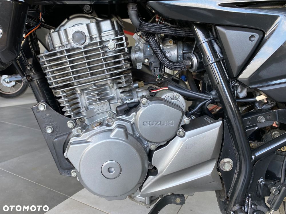 Suzuki DR - 30