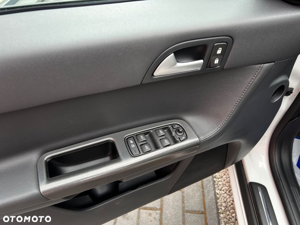 Volvo V50 DPF D2 RDesign Edition - 14