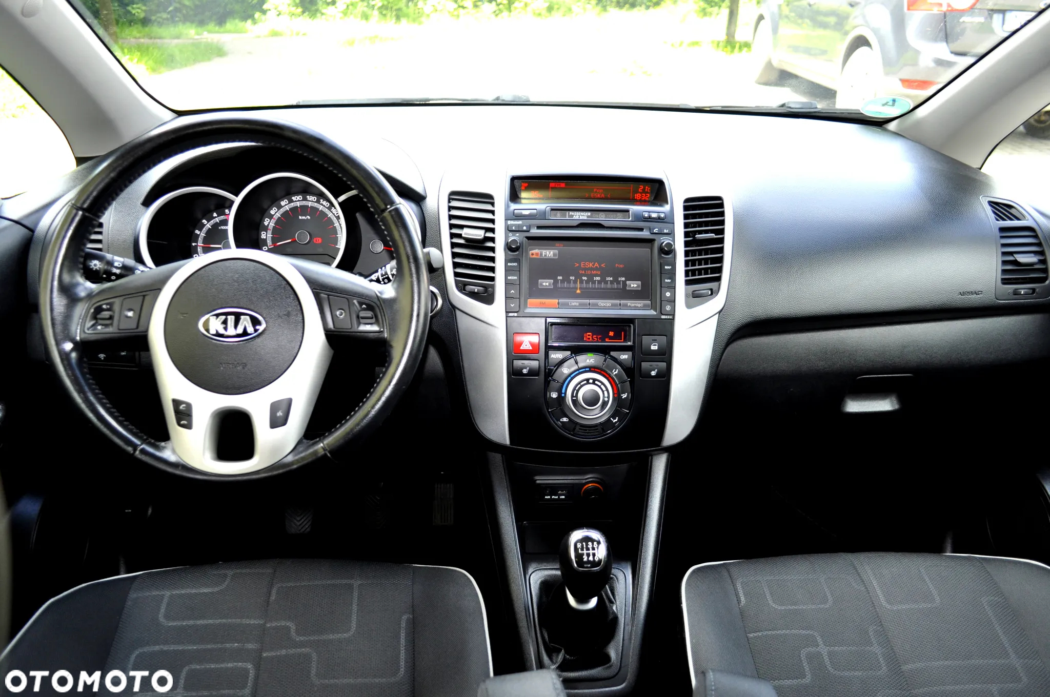 Kia Venga 1.6 CRDi 128 Business Line - 25