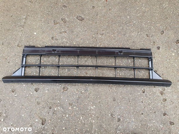 VW T-Roc R kratka listwa w zderzak przedni 2GA TRoc