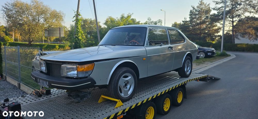 Saab 900