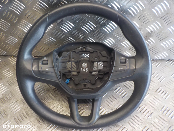 PEUGEOT 208 KIEROWNICA