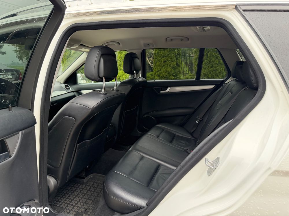 Mercedes-Benz Klasa C 200 CGI BlueEFFICIENCY - 16