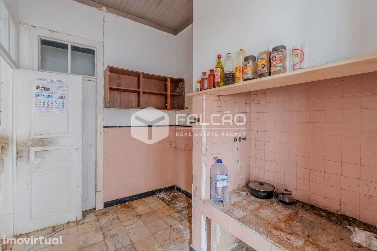Moradia Devoluta T7 Venda em Santarém (Marvila), Santa Iria da Ribeira - Grande imagem: 4/32