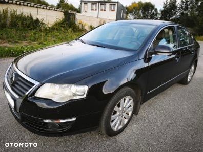 Volkswagen Passat - 1