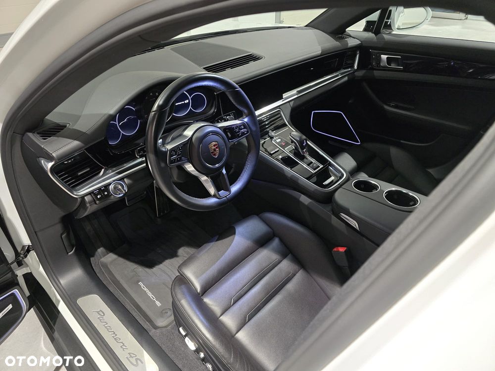Porsche Panamera - 13