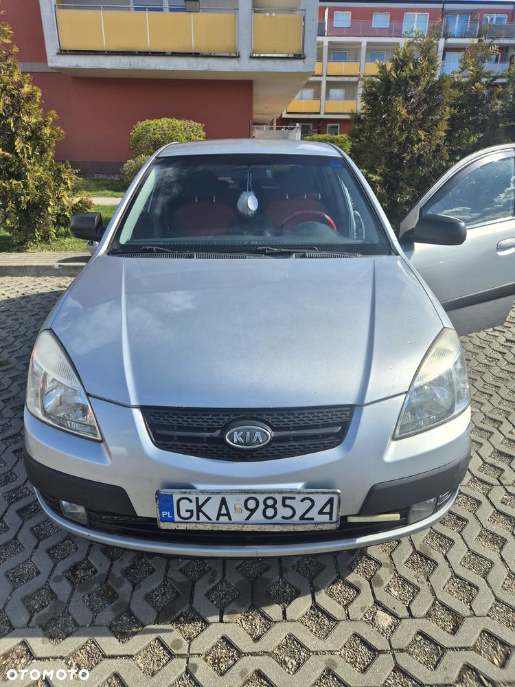 Kia Rio - 2