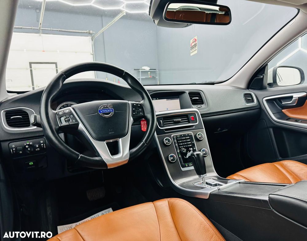 Volvo V60 D4 Geartronic Momentum - 20