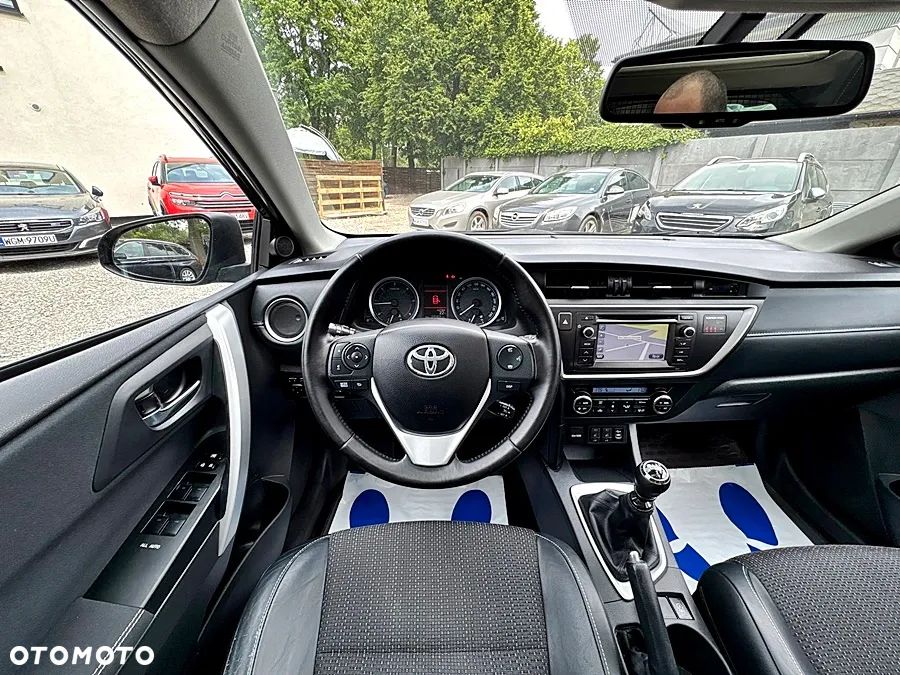 Toyota Auris 2.0 D-4D Executive - 23