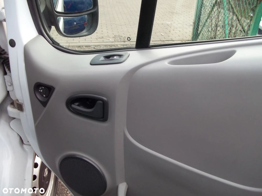 Renault Trafic Combi L1H1 - 11