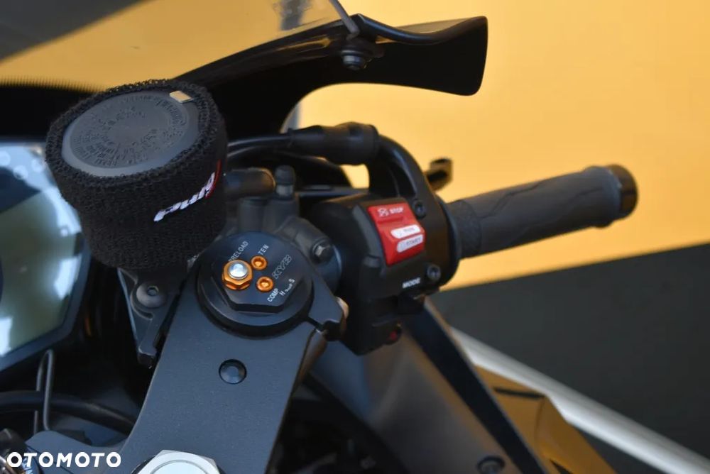 Yamaha R6 - 32