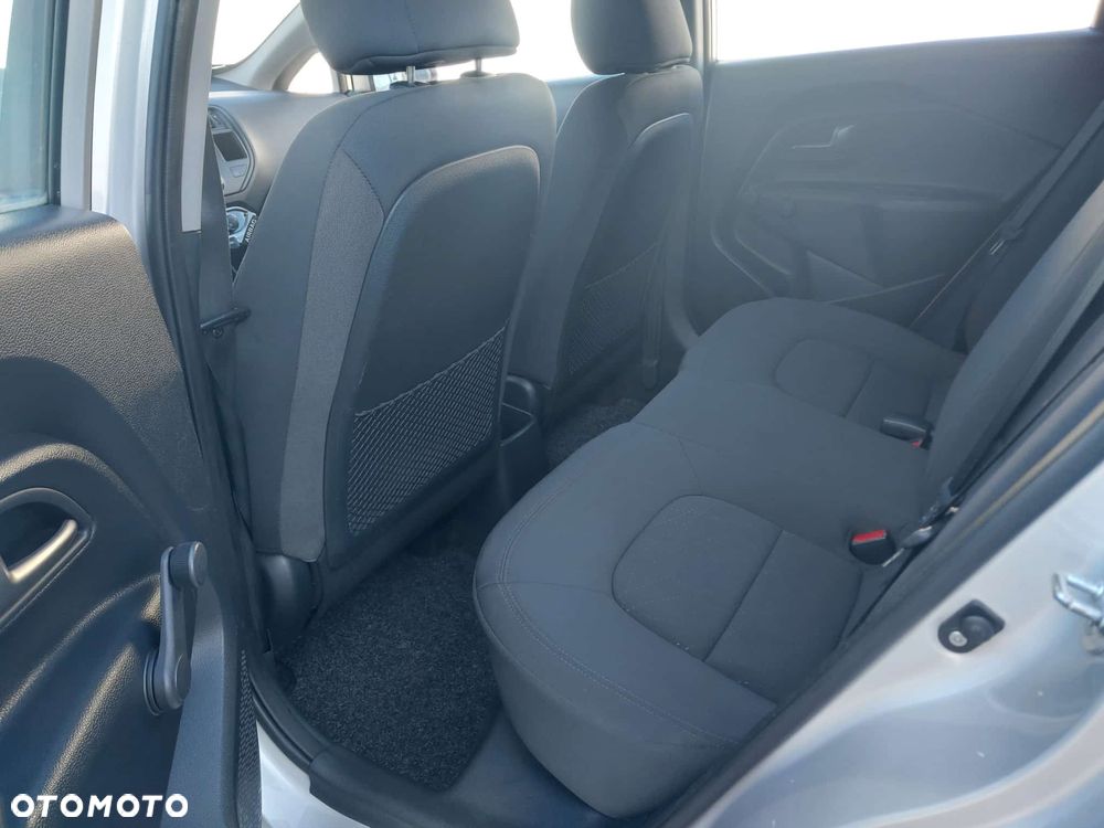 Kia Rio 1.2 M - 17