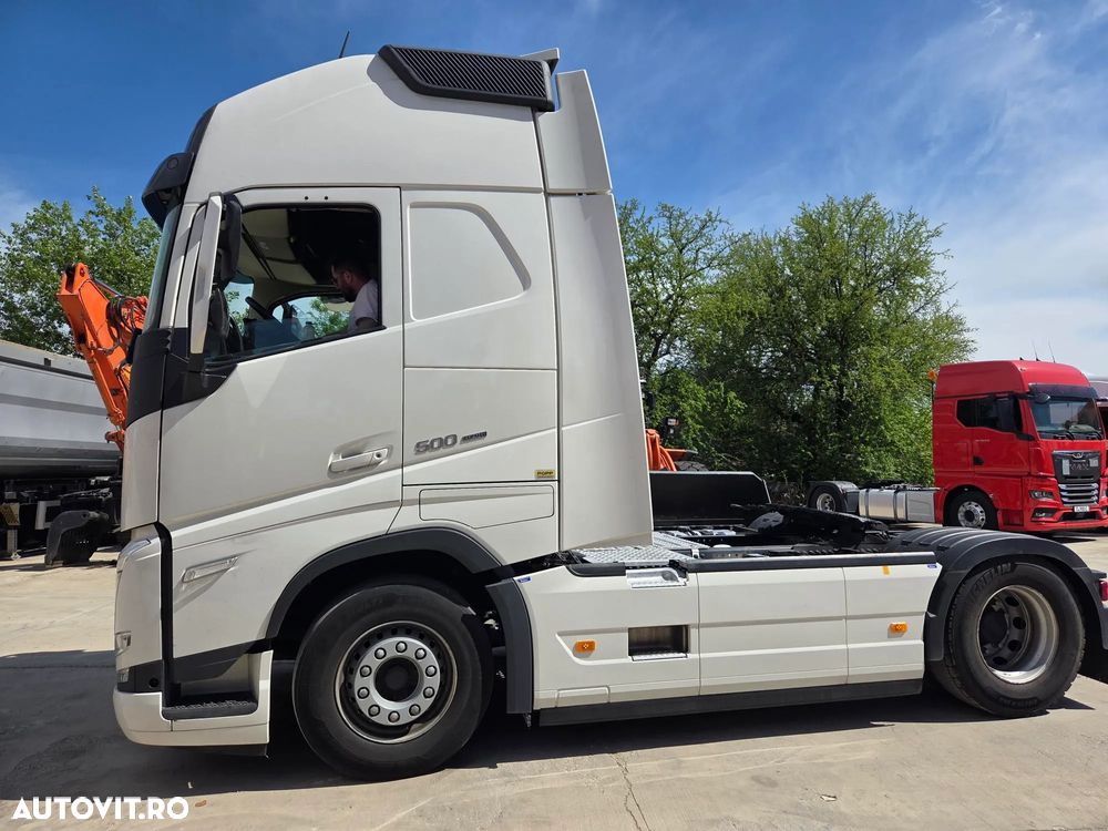 Volvo FH 500, 2022, 543.610km, rulata in GERMANIA, 2 paturi, Aeropachet spoilere cabina, spoilere sasiu, 2 rezervoare, Frigider, Aer conditionat STATIONARE, CIV, anv Michelin 70% ok, Automata, Navigatie, posibilitate leasing-PROMOTIE 53.900 EUR+Tva - 3
