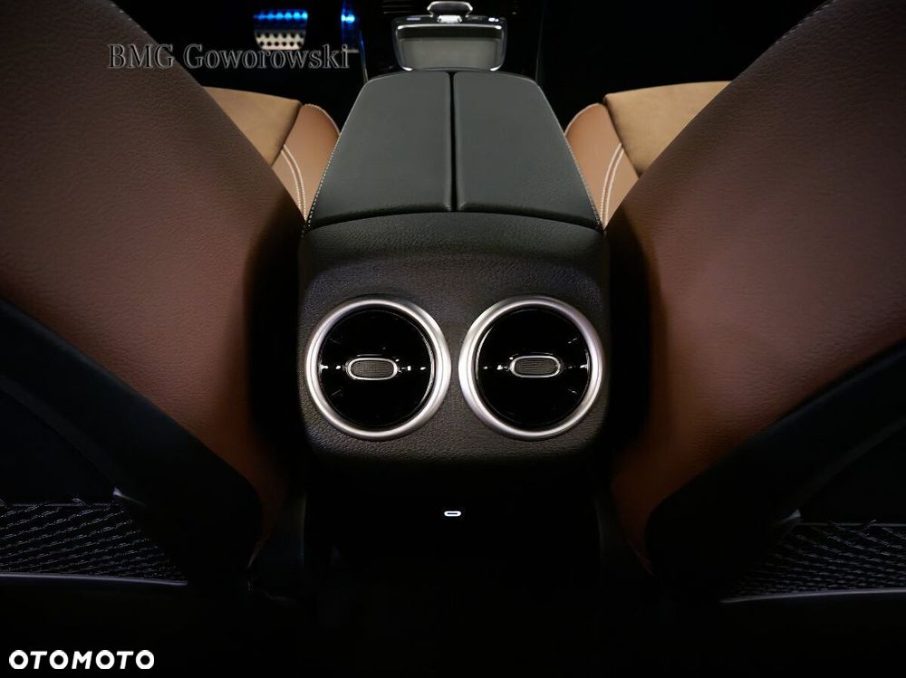 Mercedes-Benz CLA - 16