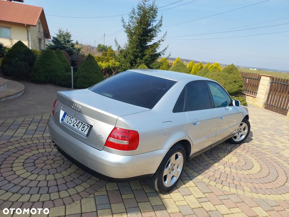 Audi A4 Limousine - 8