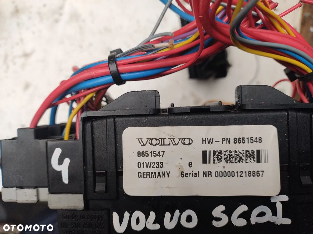 VOLVO S60 I V70 skrzynka bezpieczników 8651547 - 1