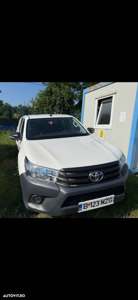 Toyota Hilux 4x4 Double Cab M/T Style - 3
