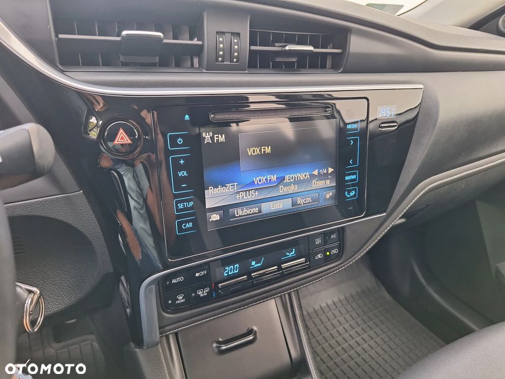 Toyota Auris 1.6 Premium Comfort - 22