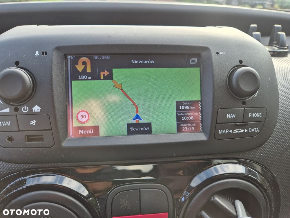 Fiat Qubo 1.4 8V Lounge - 22