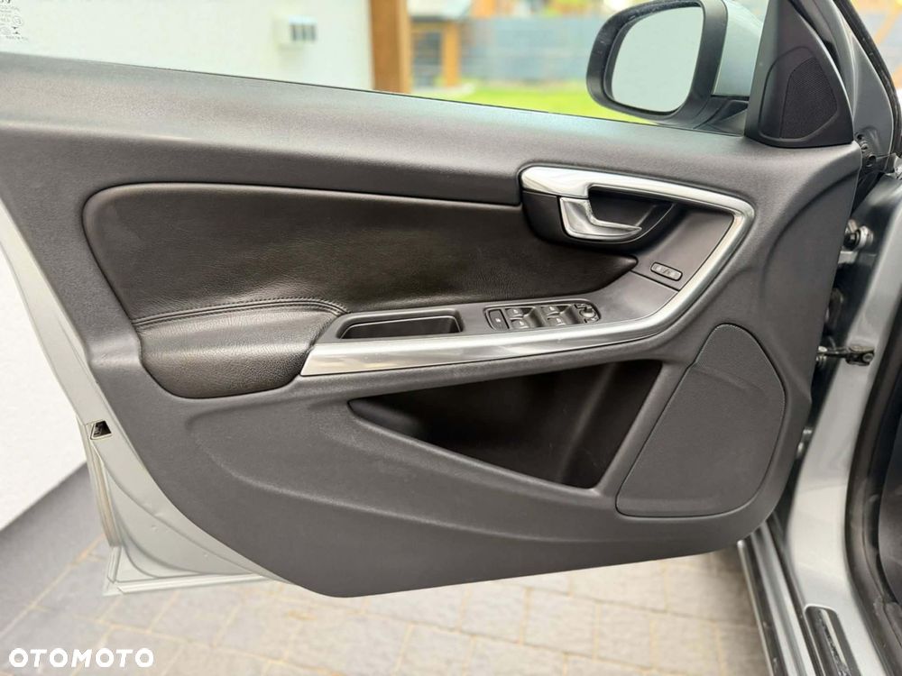 Volvo S60 D4 Momentum - 16