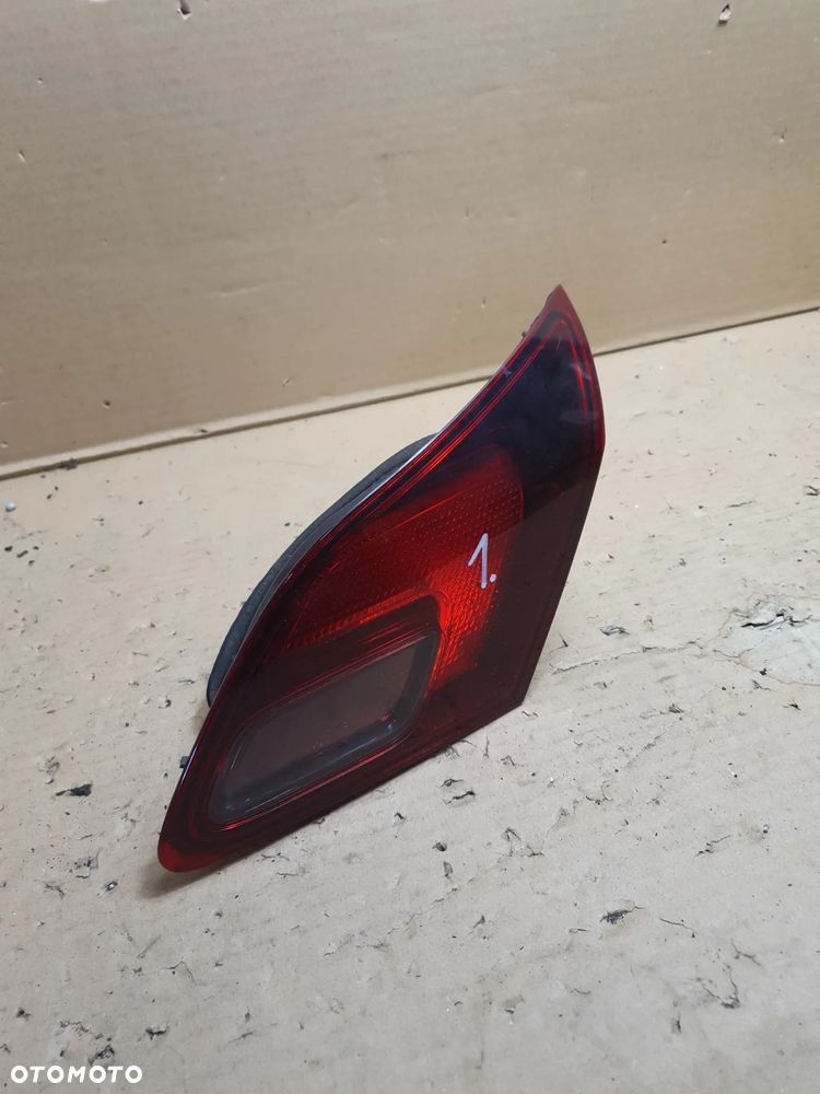 LAMPA TYLNA OPEL ASTRA J klapy PRAWA - 2