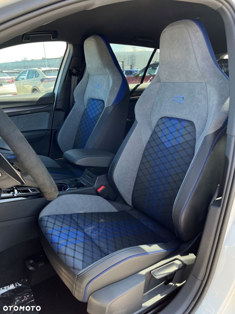 Volkswagen Golf - 7