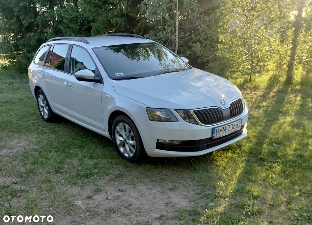 Skoda Octavia 1.6 TDI DSG Ambition - 1
