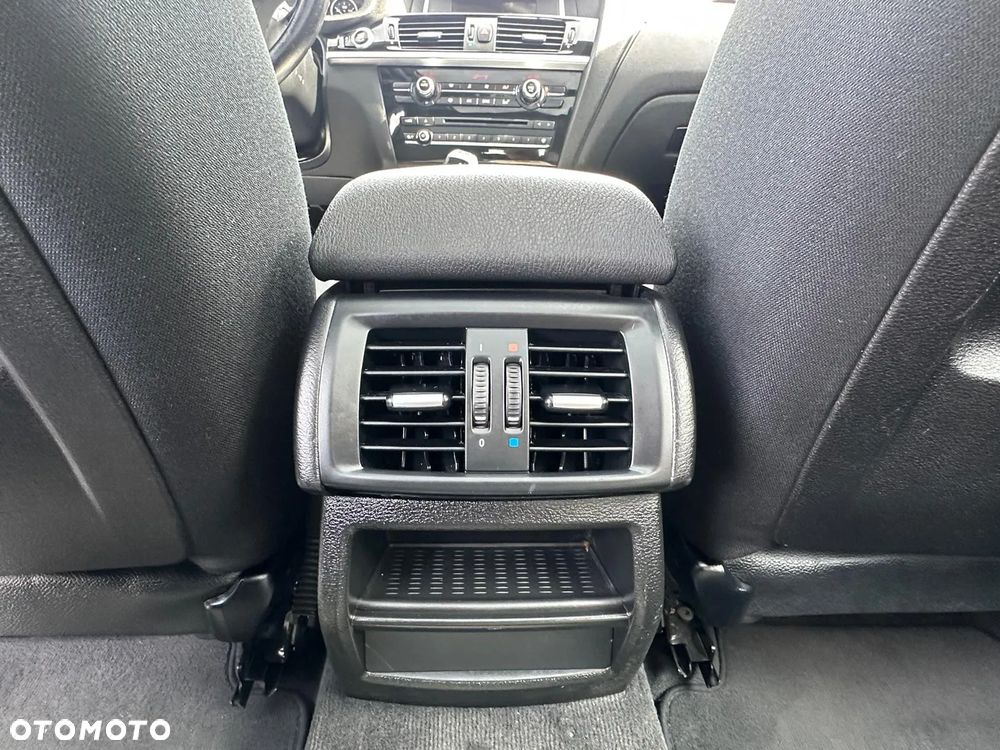 BMW X3 sDrive18d Advantage - 31