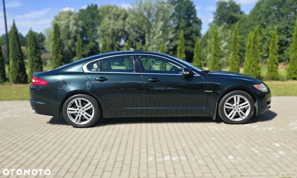 Jaguar XF 2.7 V6 D Premium Luxury - 15