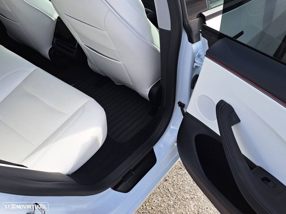Tesla Model 3 Tração Traseira Premium - 25