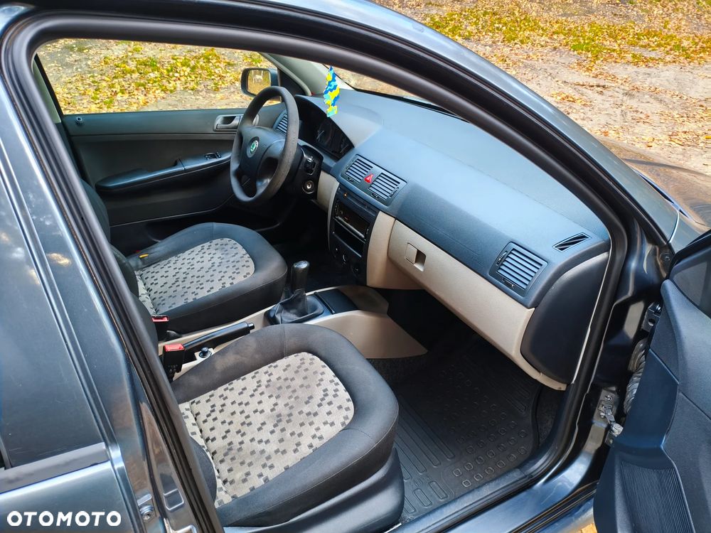Skoda Fabia - 8