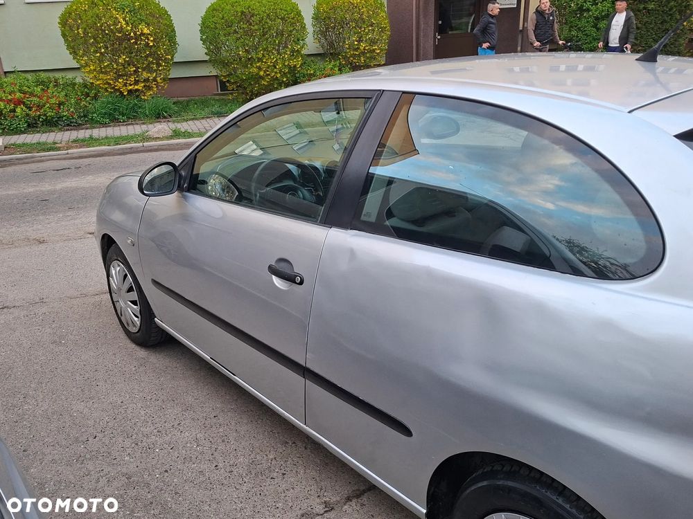Seat Ibiza 1.4 16V Reference - 4