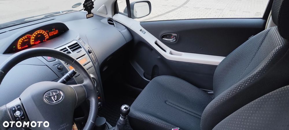 Toyota Yaris 1.33 Luna Start - 26
