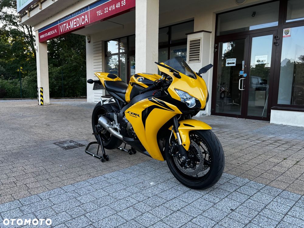 Honda CBR - 7
