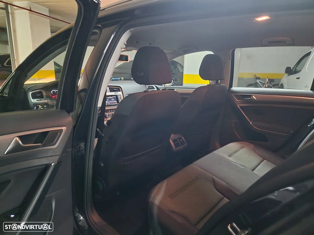 VW Golf Variant 1.6 TDi Confortline - 12