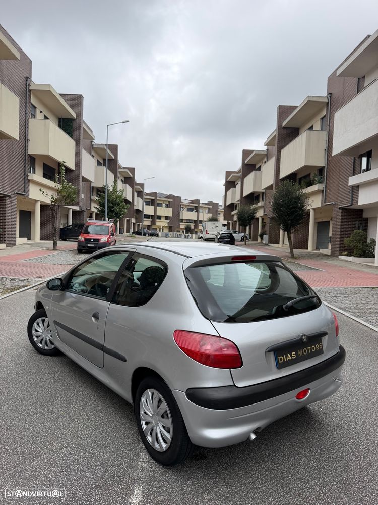 Peugeot 206 1.1 XR Présence - 4