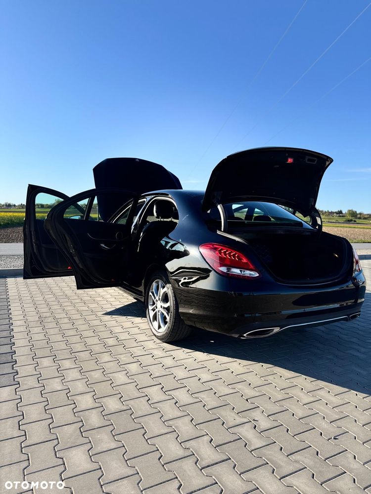 Mercedes-Benz Klasa C 300 7G-TRONIC AMG Line - 3