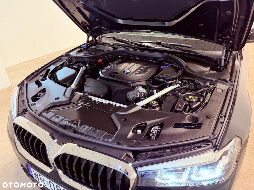 BMW Seria 5 520d mHEV - 25