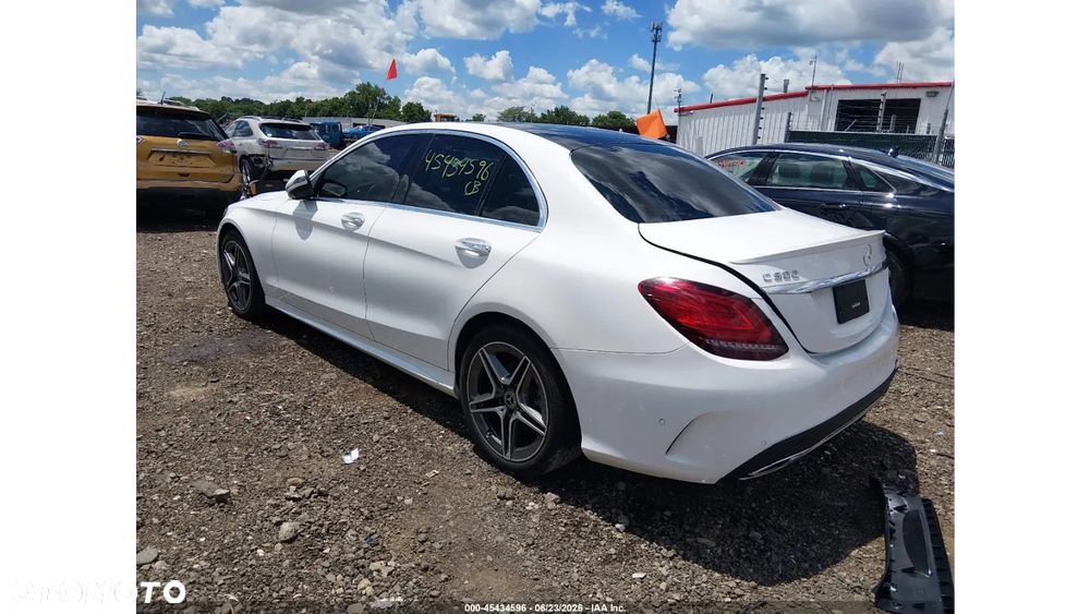 Mercedes-Benz Klasa C 300 4Matic 9G-TRONIC AMG Line - 5