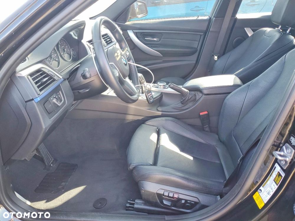BMW Seria 3 335i Sport-Aut Sport Line - 7