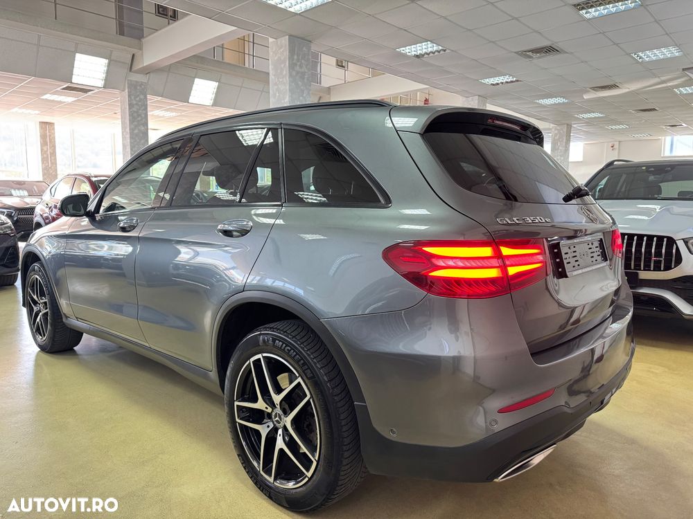 Mercedes-Benz GLC 350 e 4Matic 7G-TRONIC AMG Line - 12