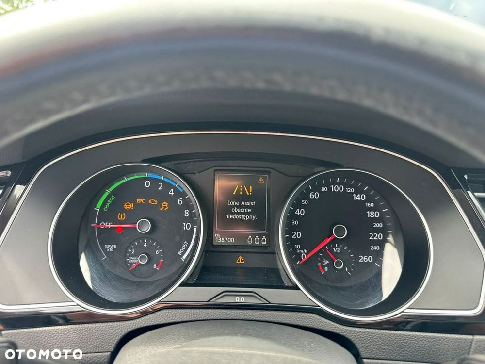 Volkswagen Passat - 15