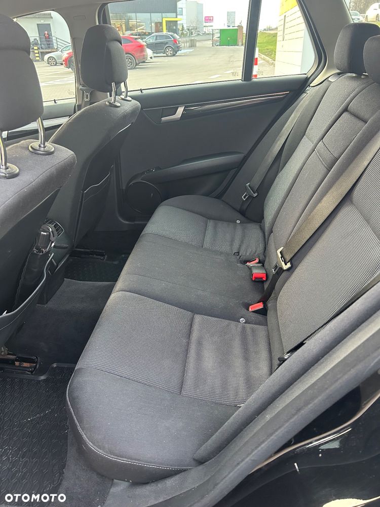 Mercedes-Benz Klasa C 220 CDI BlueEff Classic - 15