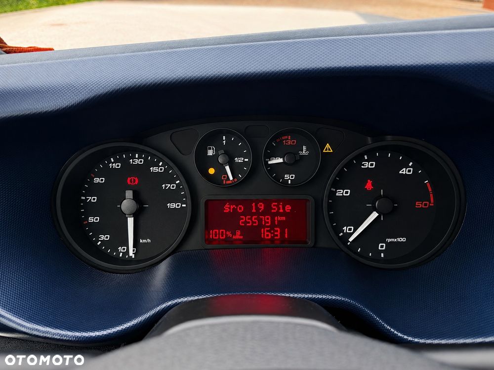 Iveco 2018 DAILY/72C18/ 3.0./ 12-EUROPALET /CHŁODNIA,MROŻIA / THERMO KING V-600 MAX /WINDA/ASO/ BLIŻNIAK/DMC 7200kg/WEBASTO/ - 5