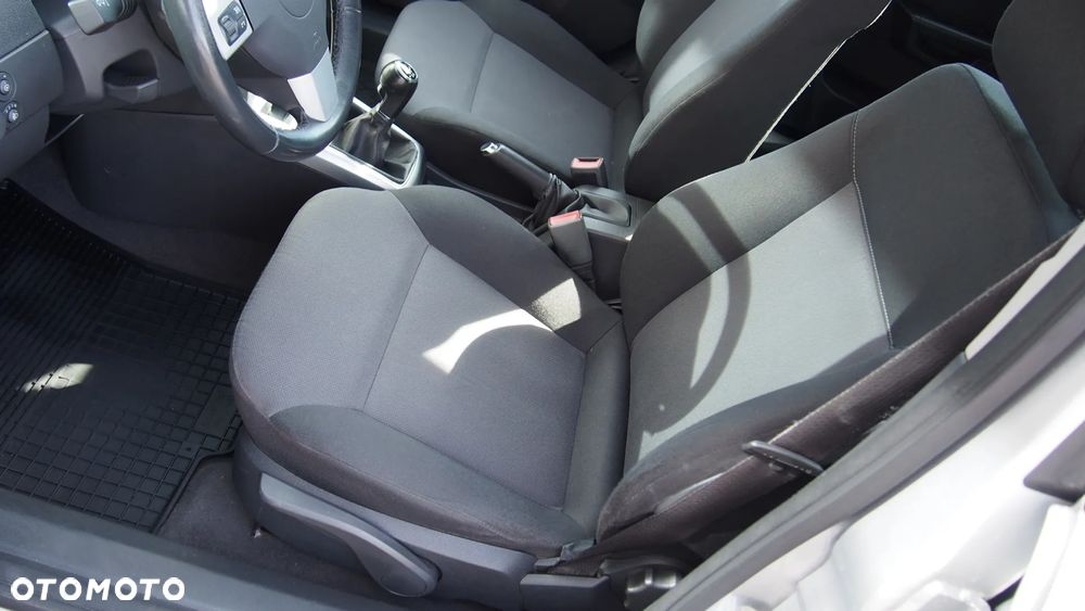 Opel Astra 1.6 Enjoy - 24