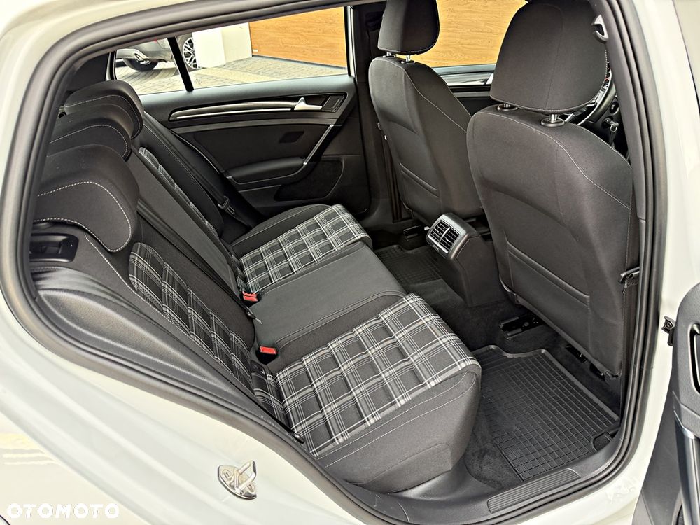 Volkswagen Golf GTD (BlueMotion Technology) - 25