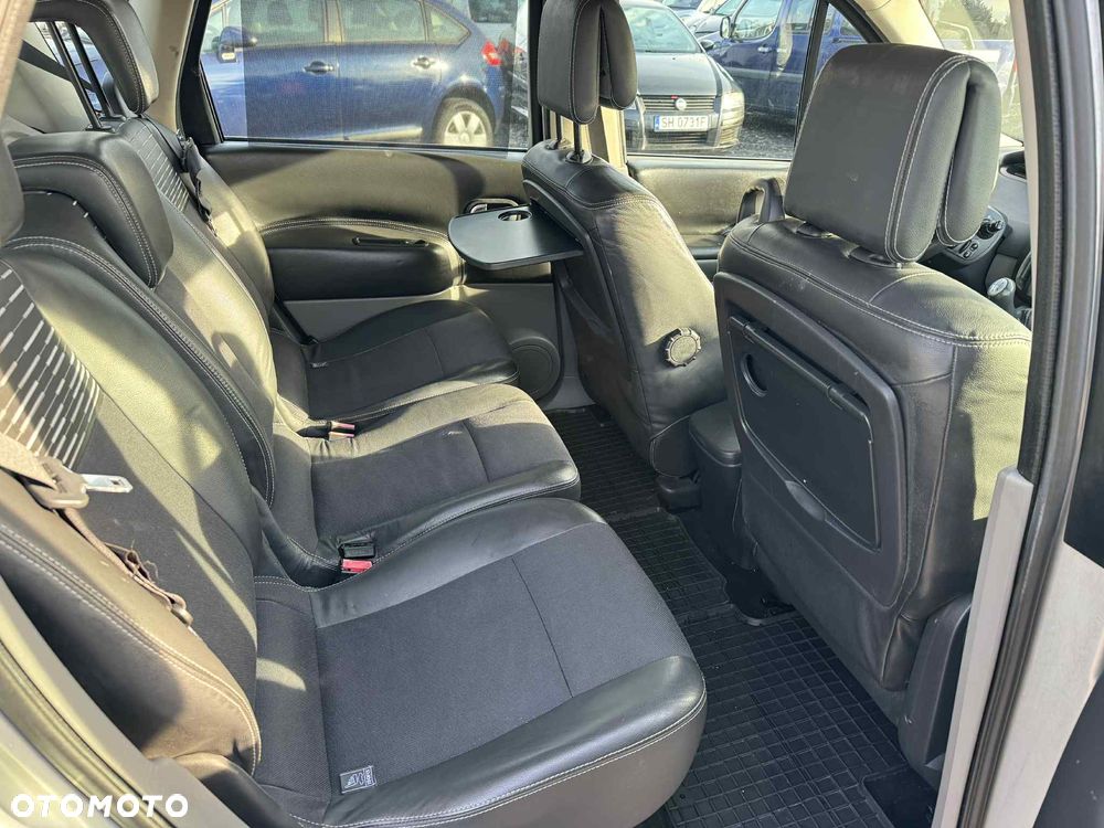 Renault Scenic 1.6 16V Privilege - 9