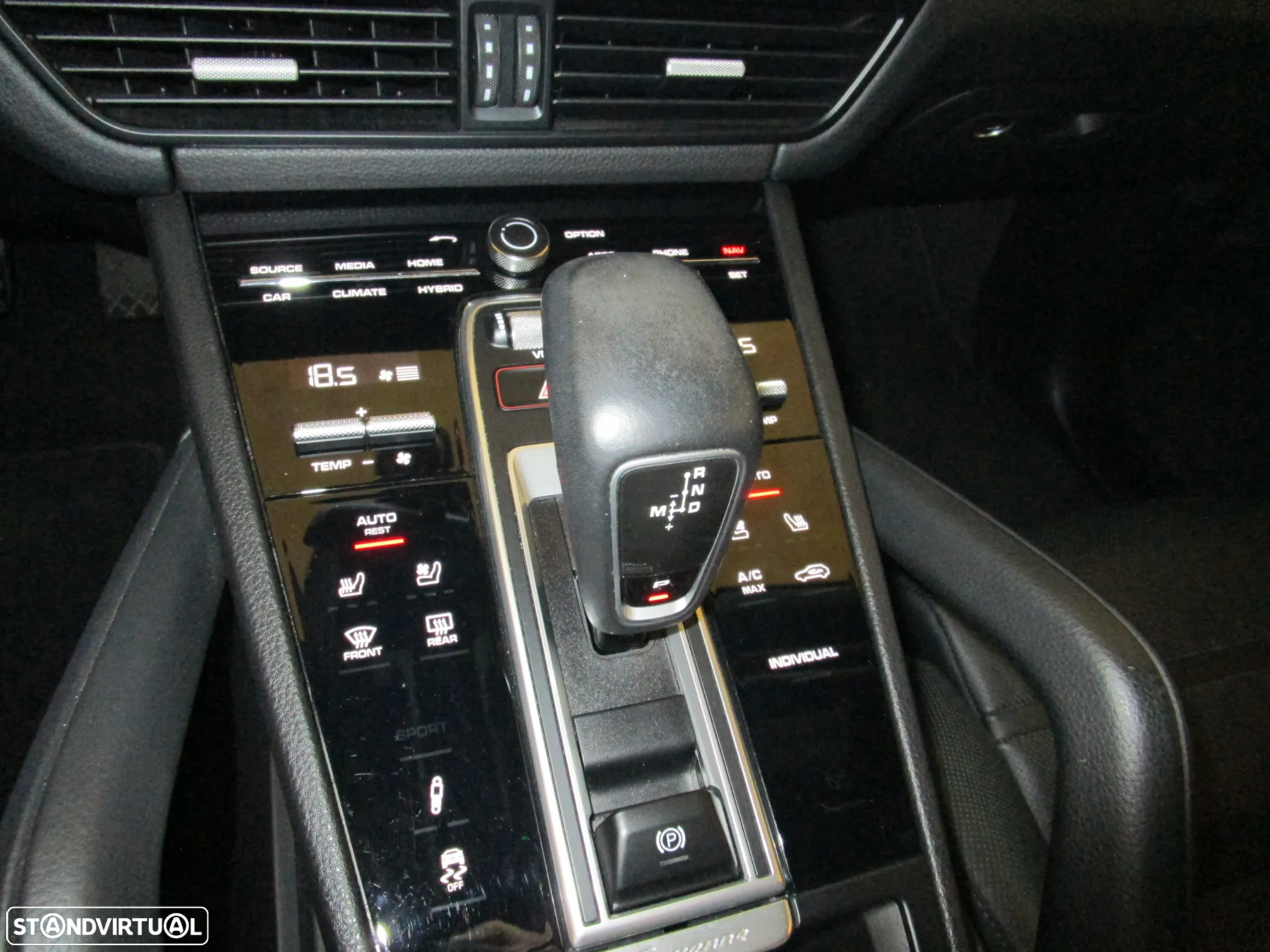 Porsche Cayenne E-Hybrid Platinum Edition - 39