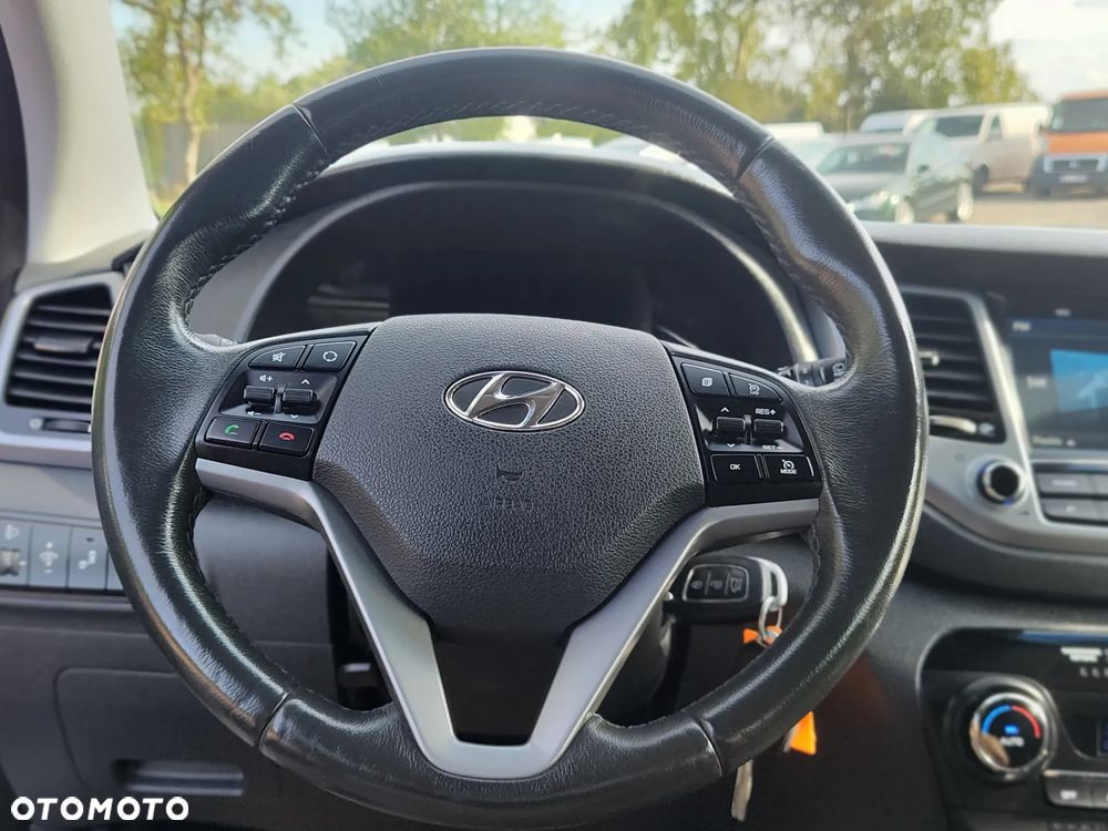 Hyundai Tucson blue 1.7 CRDi 2WD Style - 24