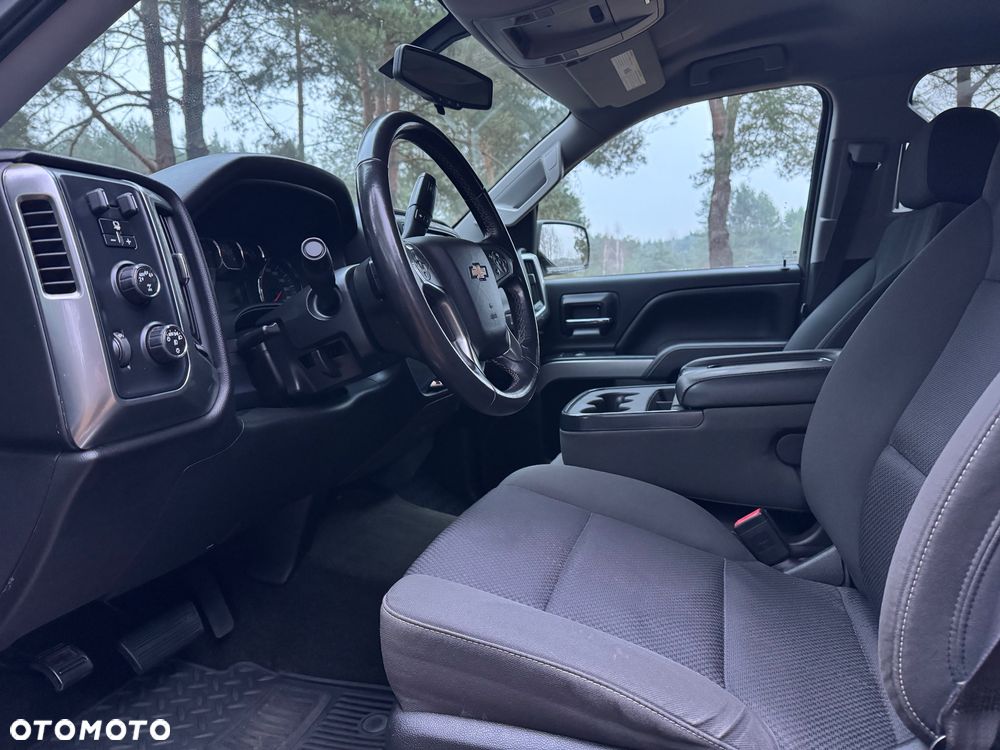 Chevrolet Silverado - 28